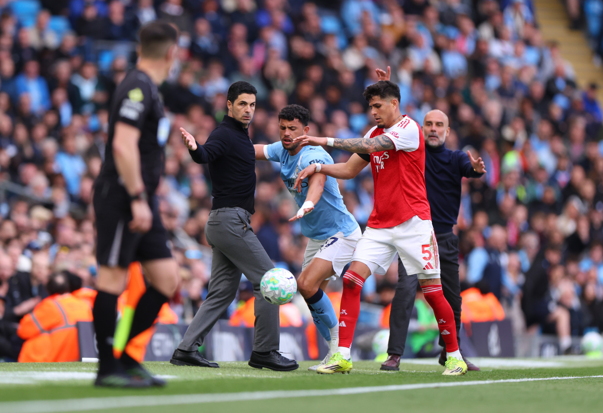 Άρσεναλ, Σίτι, Αμερικάνοι και Άραβες: Η κούρσα για τον τίτλο της Premier League στο γήπεδο και στα… λογιστήρια