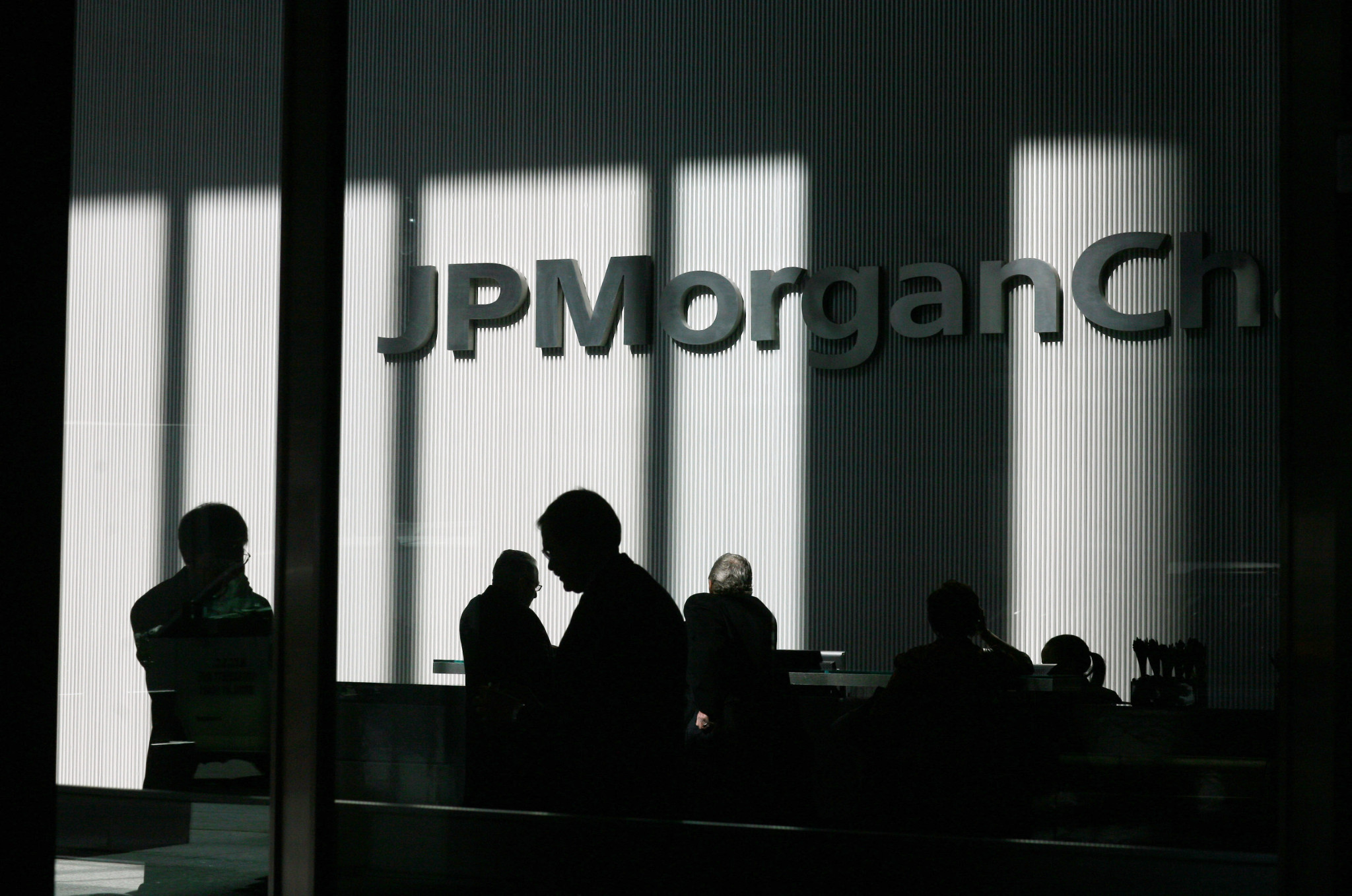 Η JPMorgan γίνεται χρυσός χορηγός των Ολυμπιακών Αγώνων - Η «κόντρα» με την Bank of America μεγαλώνει