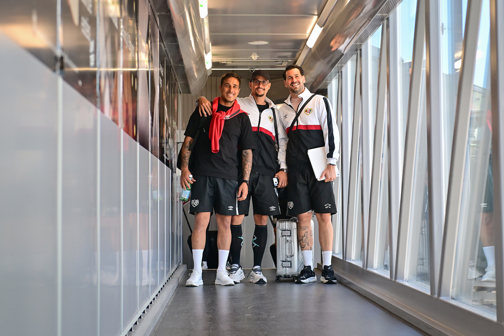 Ο Μπατάγια ταξίδεψε με την αποστολή της Ράγιο στην Αθήνα - Ανοιχτό το αν θα παίξει με την ΑΕΚ