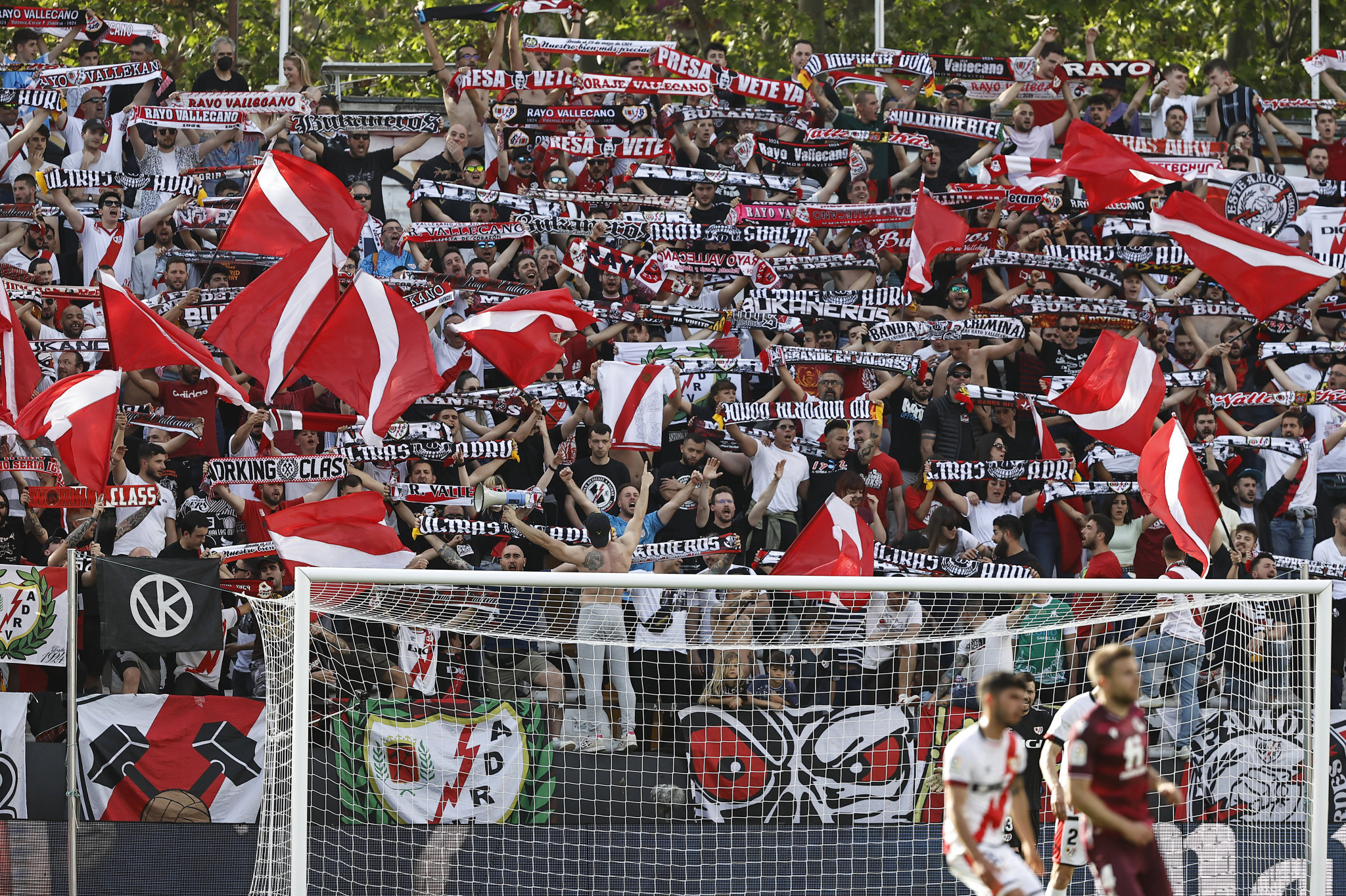 Ο ιδιαίτερος δεσμός των οπαδών της Ράγιο Βαγιεκάνο με αυτούς του Ηρακλή!