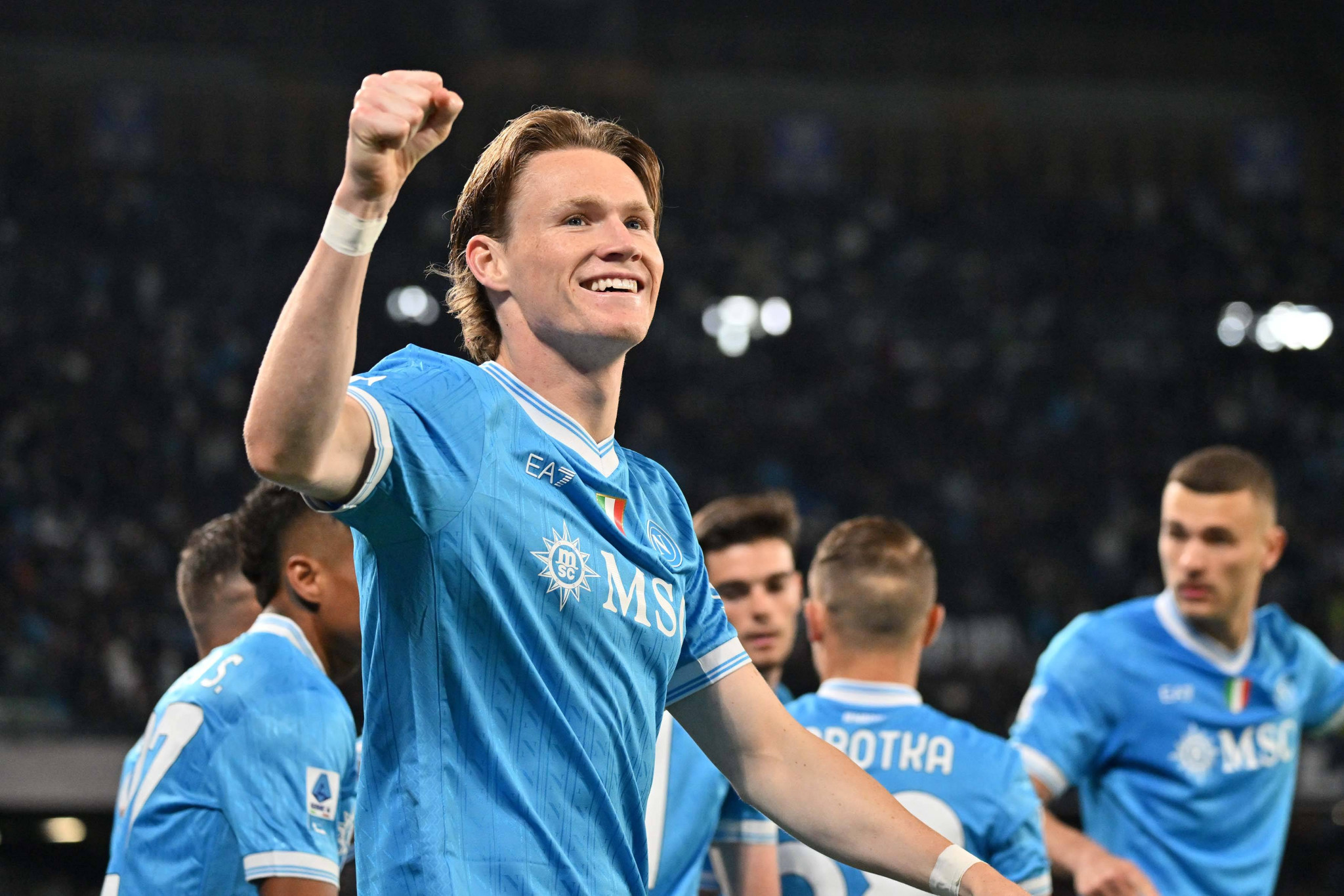 «Σεντονάτη» νίκη με... τεσσάρα και μπαλάρα για την Νάπολι