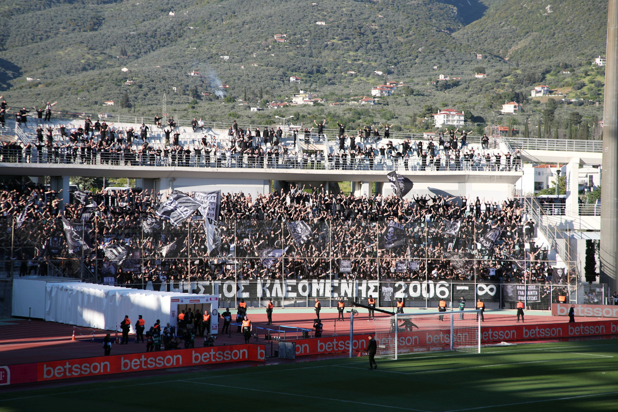 «Κλεομένης αθάνατος»: Το πανό των οπαδών του ΠΑΟΚ στο Πανθεσσαλικό Στάδιο (photo)