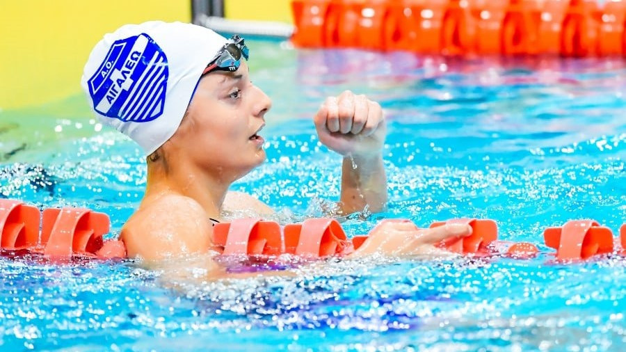 «Τορπίλη» η 16χρονη Μπιλανάκου με τριπλό πανελλήνιο ρεκόρ στα 50μ ελεύθερο