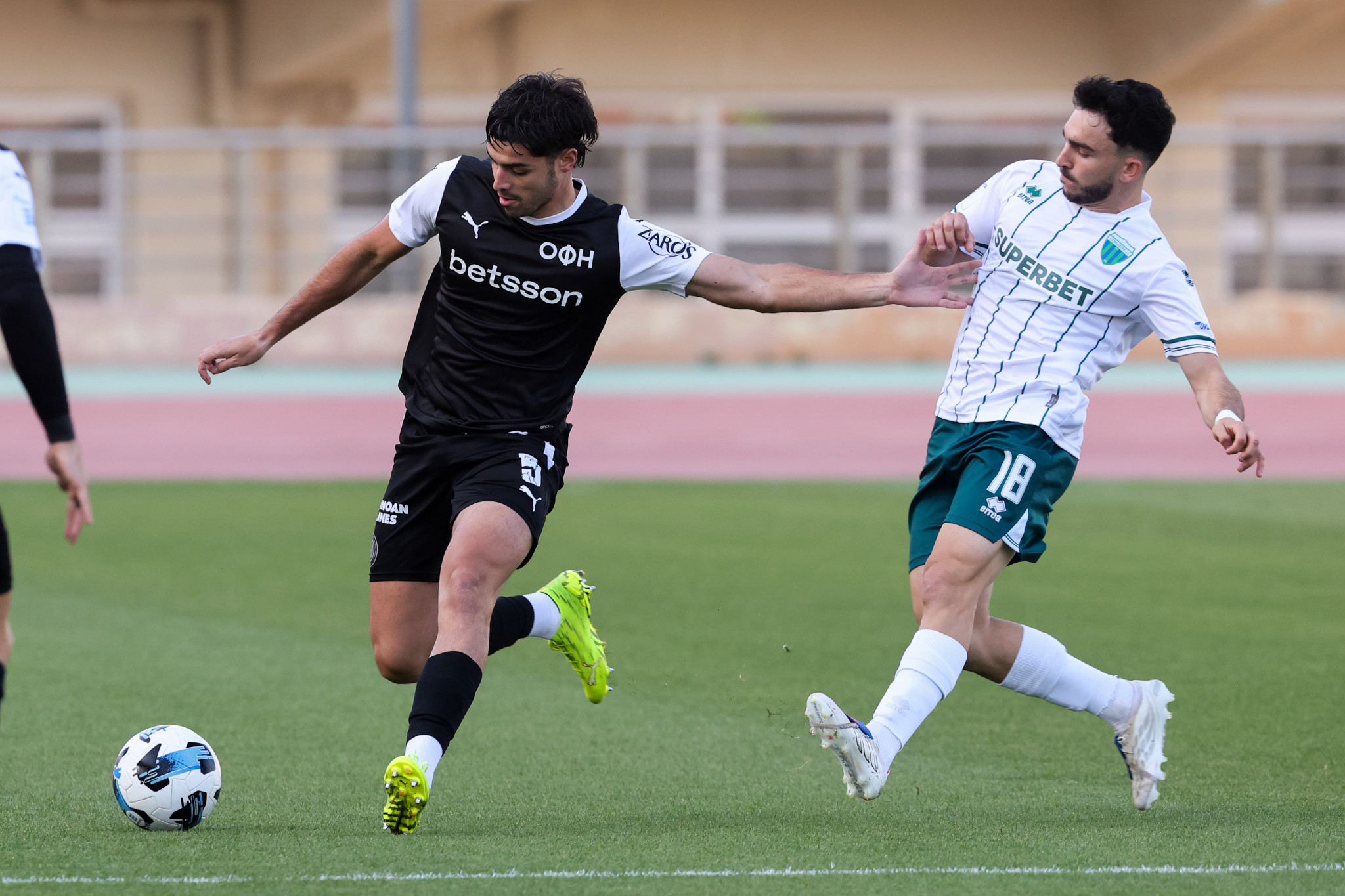 Ο Κωστούλας με σουτ βάζει τον ΟΦΗ σε θέση οδηγού! (video)