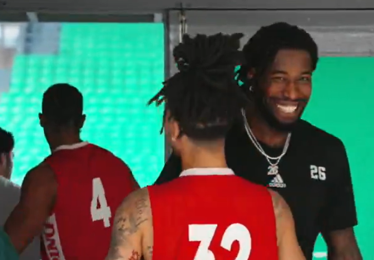 «Έφοδος» του Λεσόρ στην προπόνηση της Μονακό και αγκαλιές με τους παίκτες της (video)