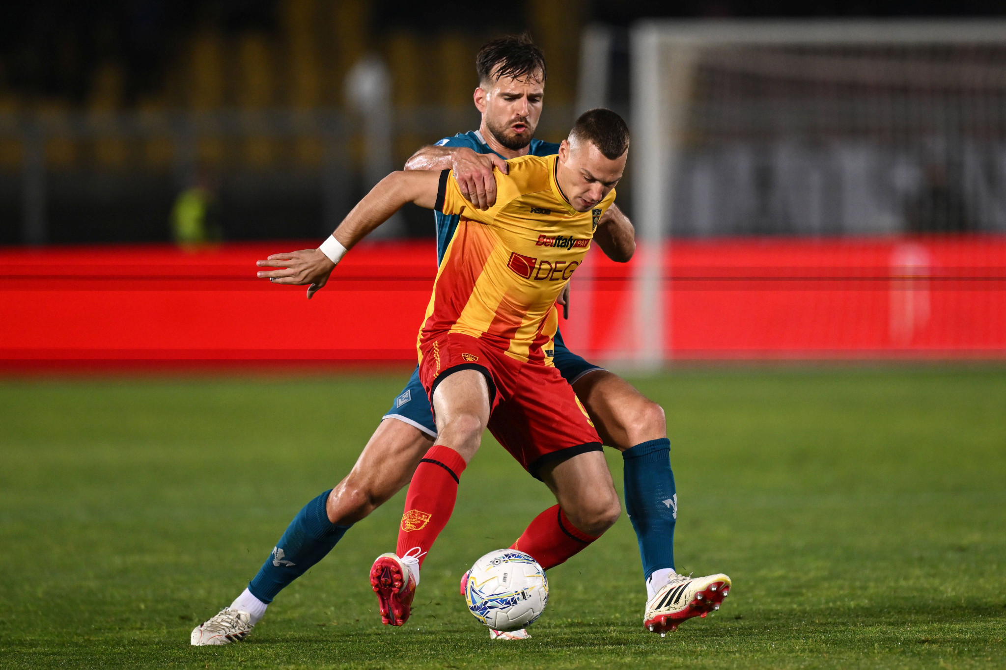 Η Λέτσε κράτησε στην ισοπαλία τη Φιορεντίνα και ελπίζει στην παραμονή στη Serie A