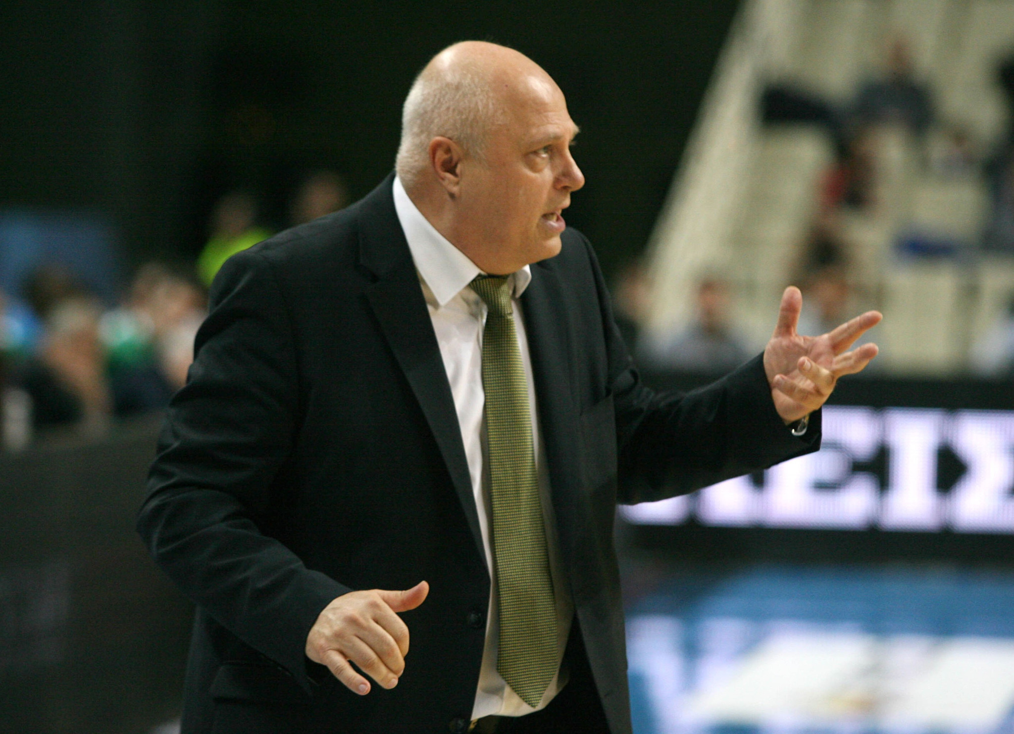 Ο Ερυθρός Αστέρας ανακοίνωσε την απόλυση του Μίνιτς δέκα λεπτά πριν το τζάμπολ με την Μπαρτσελόνα