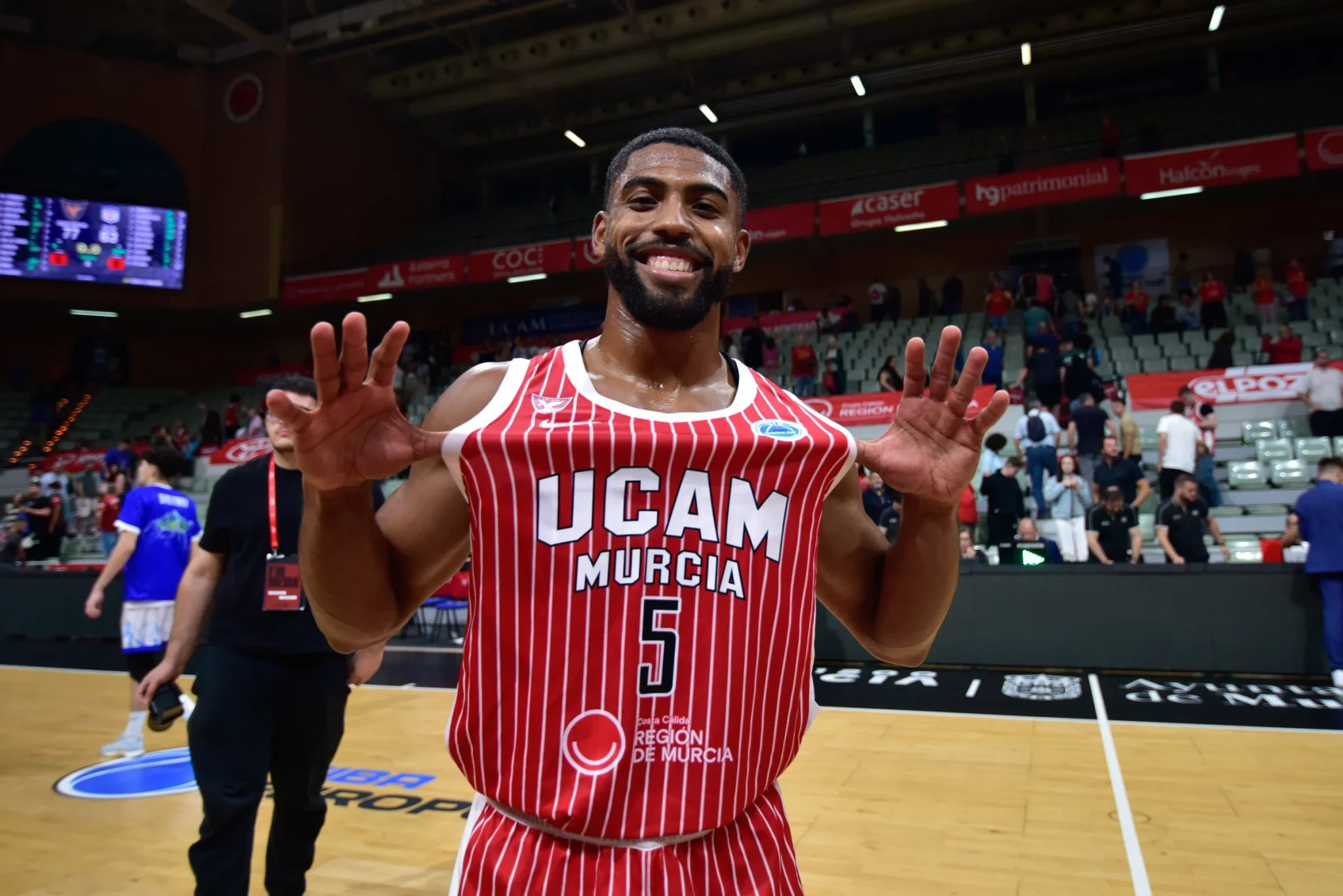 Ο Ντε Τζούλιους στο επίκεντρο: Από τους 41 κόντρα στον ΠΑΟΚ στις «σειρήνες» επιστροφής στην Euroleague