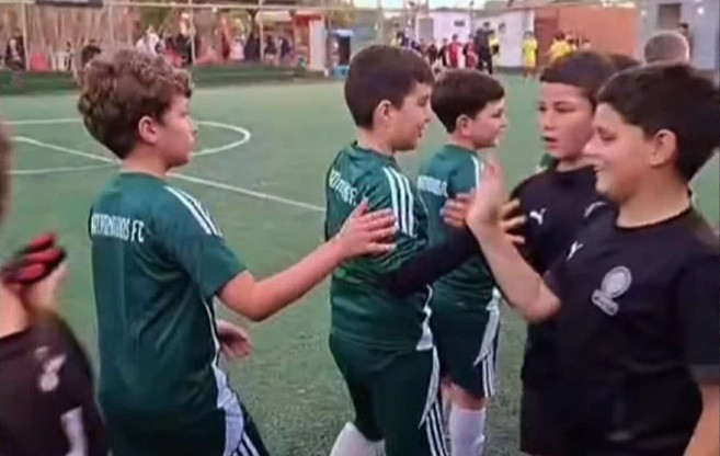 To ποδόσφαιρο που θέλουμε: Συγκινητικό fair play σε αγώνα ακαδημιών Παναθηναϊκού και ΟΦΗ (video)