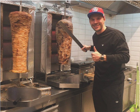 Ο σούπερ σταρ της μπάλας που έγινε ο «βασιλιάς του κεμπάπ» - Σήμερα έχει 30 εστιατόρια