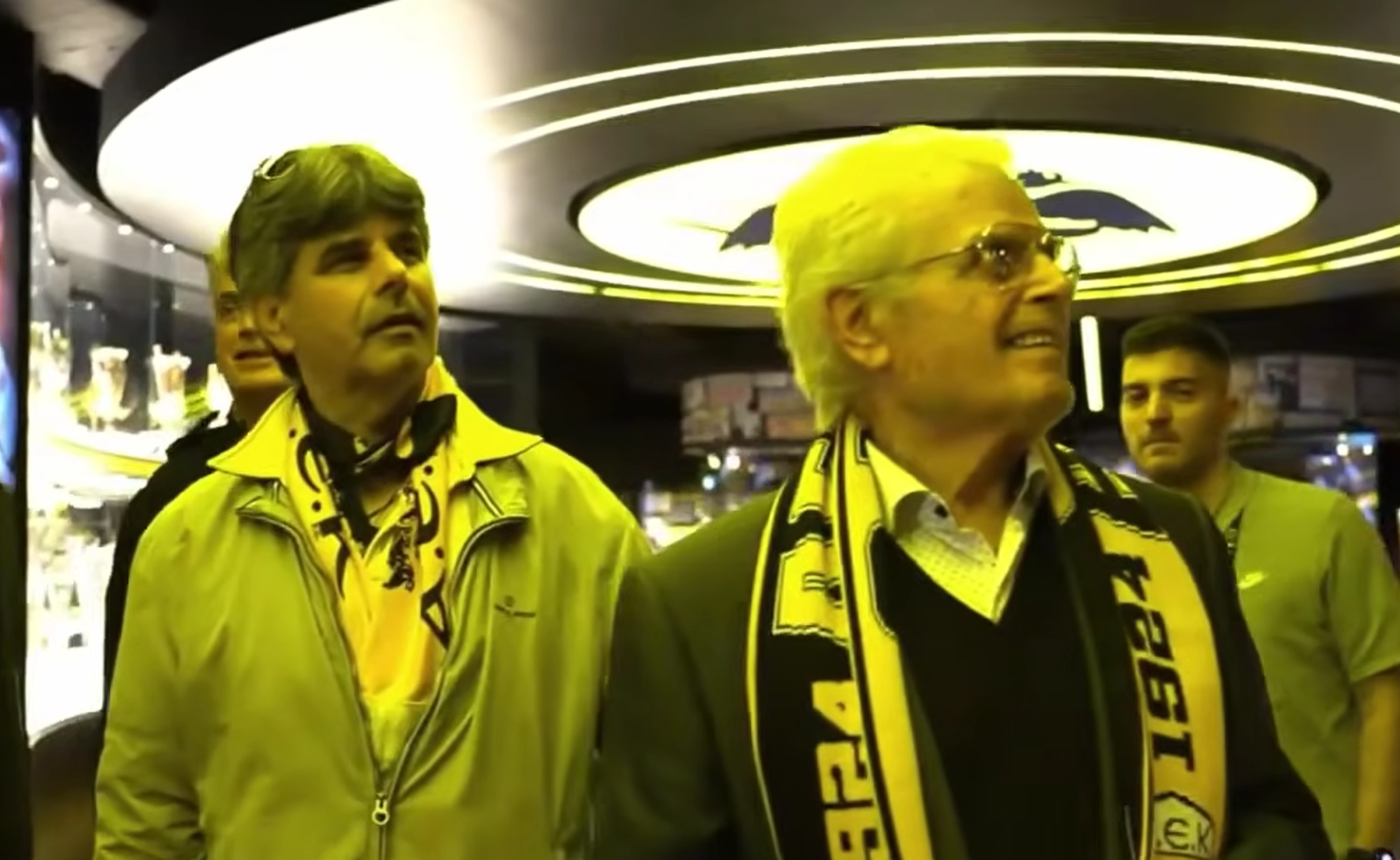 Μια ζωή ΑΕΚ - 91χρονος φίλαθλος γιόρτασε τα γενέθλιά του στην «Allwyn Arena»