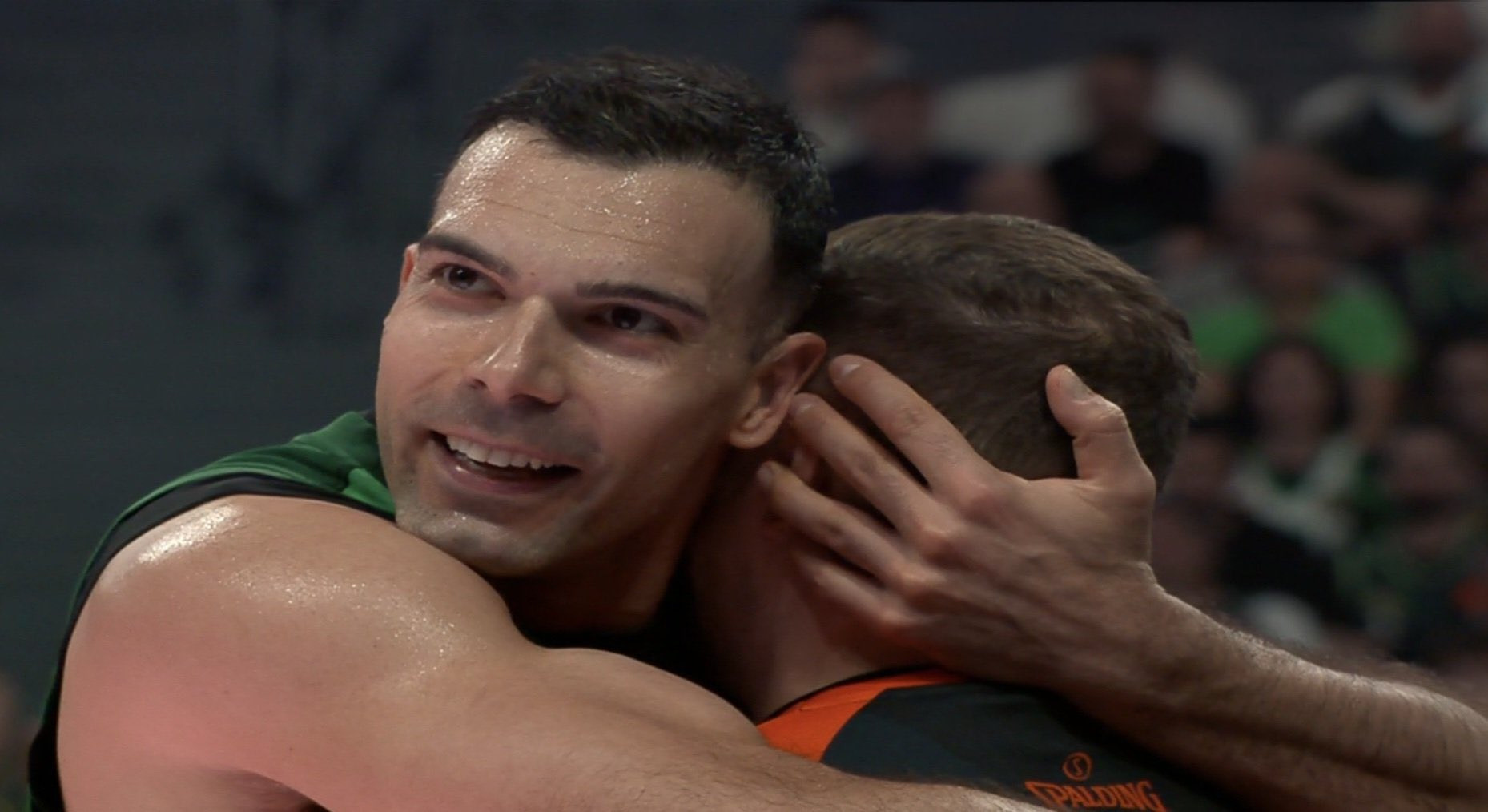 Η αγκαλιά του Σλούκα με τον διαιτητή στο Παναθηναϊκός - Μονακό