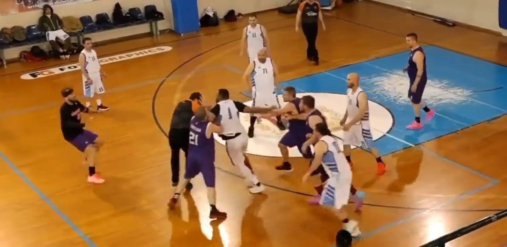 Χαμός σε εργασιακό πρωτάθλημα της Ρόδου: Ξύλο μεταξύ παίκτη και διαιτητή