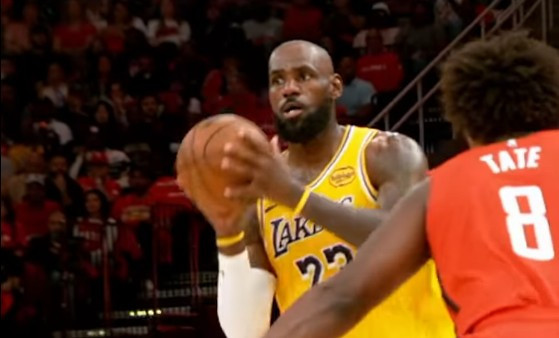 Το βλέμμα του πασέρ ή η αγωνία του πατέρα; Λεμπρόν και Μπρόνι σε μια συνεργασία του DNA (video)