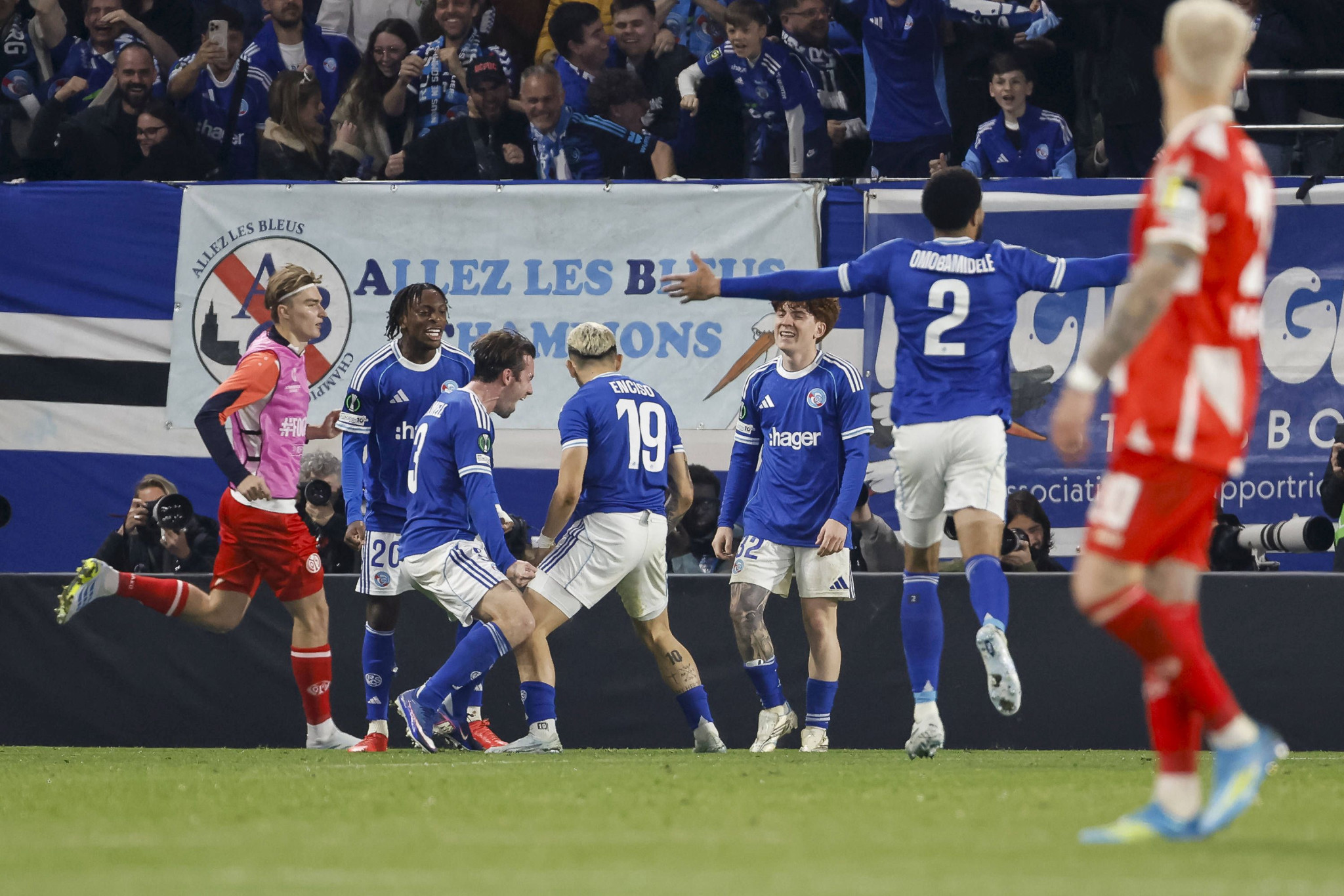 Το Στρασβούργο παρέσυρε τη Μάιντζ με ιστορική ανατροπή και πέρασε στους «4» του Conference League!