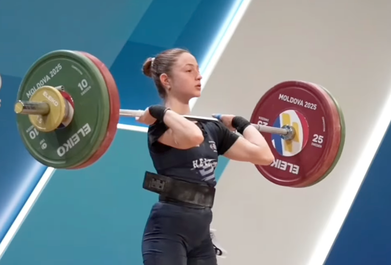 Ακύρωση στο αρασέ, πανελλήνιο ρεκόρ στο επολέ ζετέ για τη Στρατουδάκη στο Ευρωπαϊκό άρσης βαρών