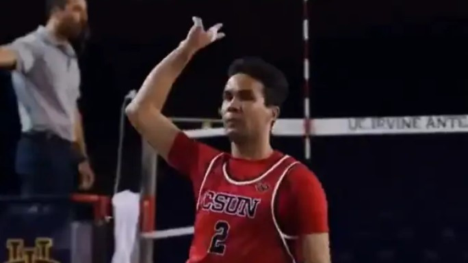 Το χαίρεται και δεν το κρύβει - Οι απολαυστικοί πανηγυρισμοί ενός βολεϊμπολίστα που έγιναν viral (video)