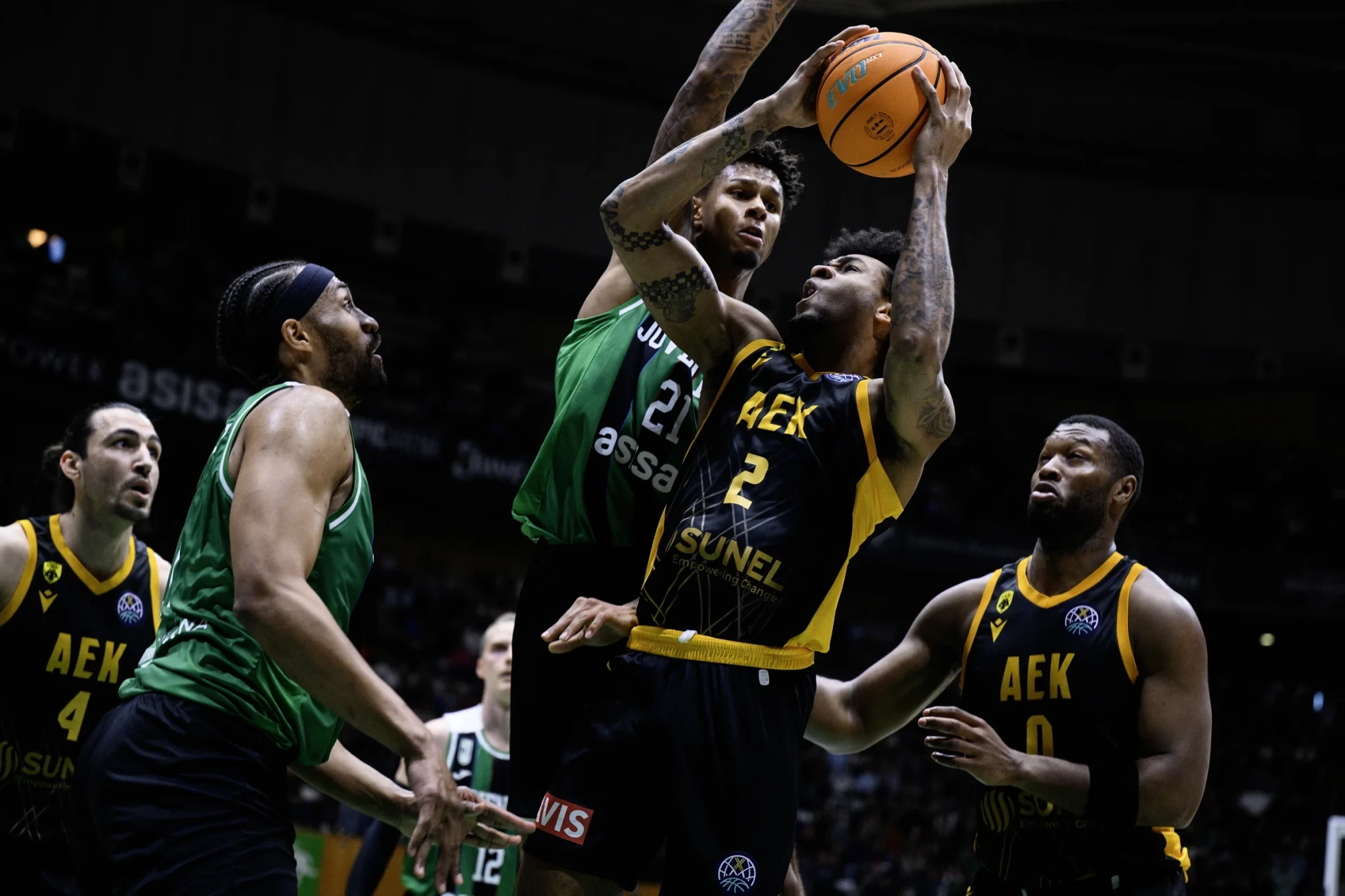 Τα διαφορετικά κριτήρια στη Μπανταλόνα που έκαναν έξαλλους τους ανθρώπους της ΑΕΚ (video)