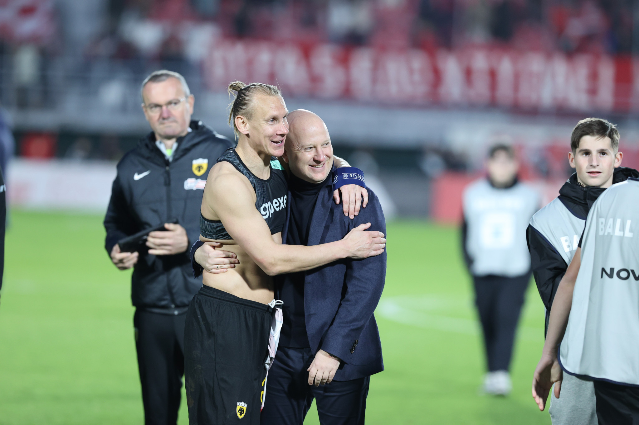 «Ο Νίκολιτς λατρεύει τον Βίντα, μόλις σταματήσει θα γίνει μέλος του προπονητικού τιμ της ΑΕΚ»