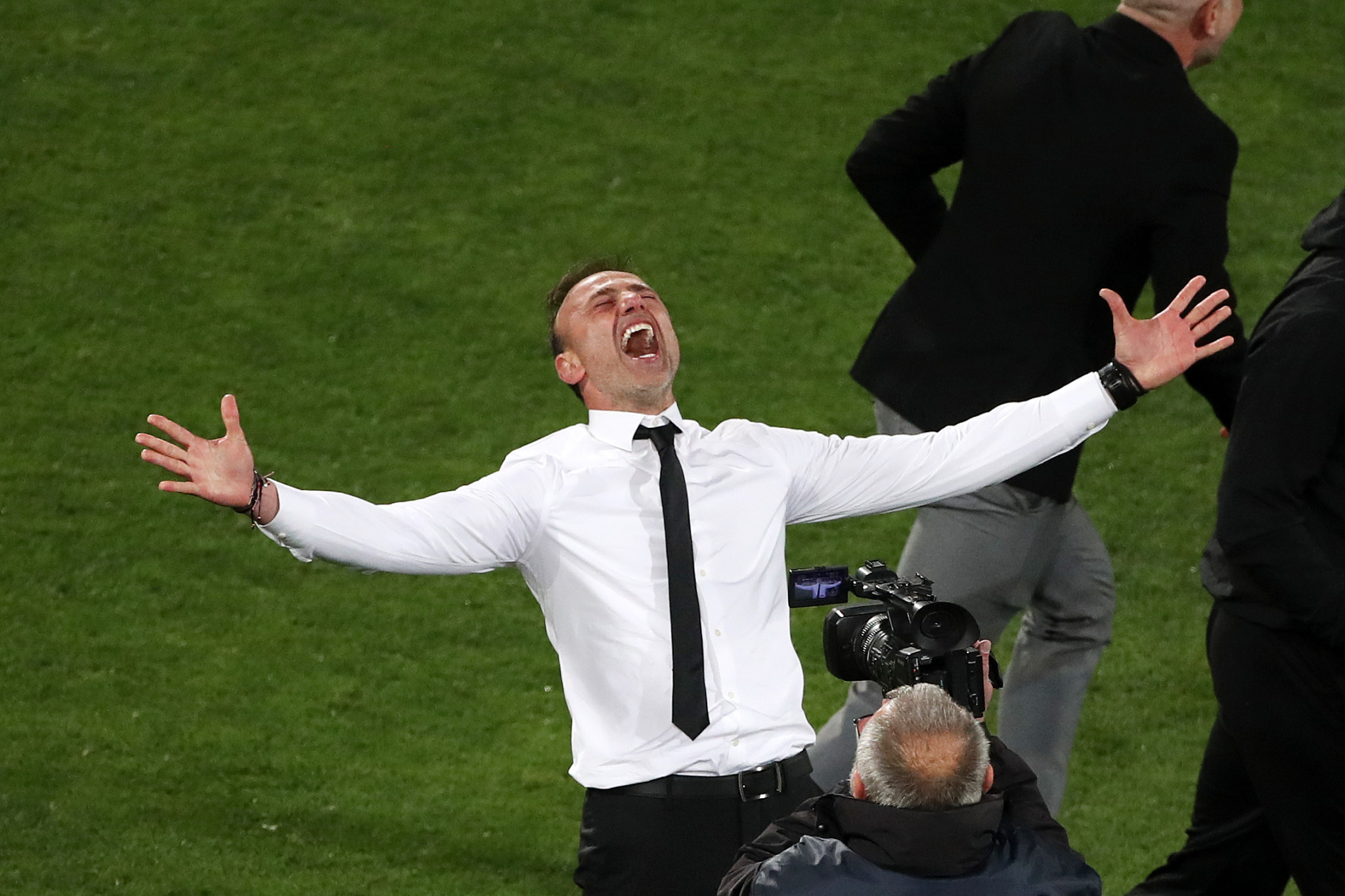 Η απόλυτη δικαίωση του Κόντη: Αρνήθηκε να γίνει βοηθός του Μπενίτεθ και κατέκτησε το Κύπελλο με τον ΟΦΗ!