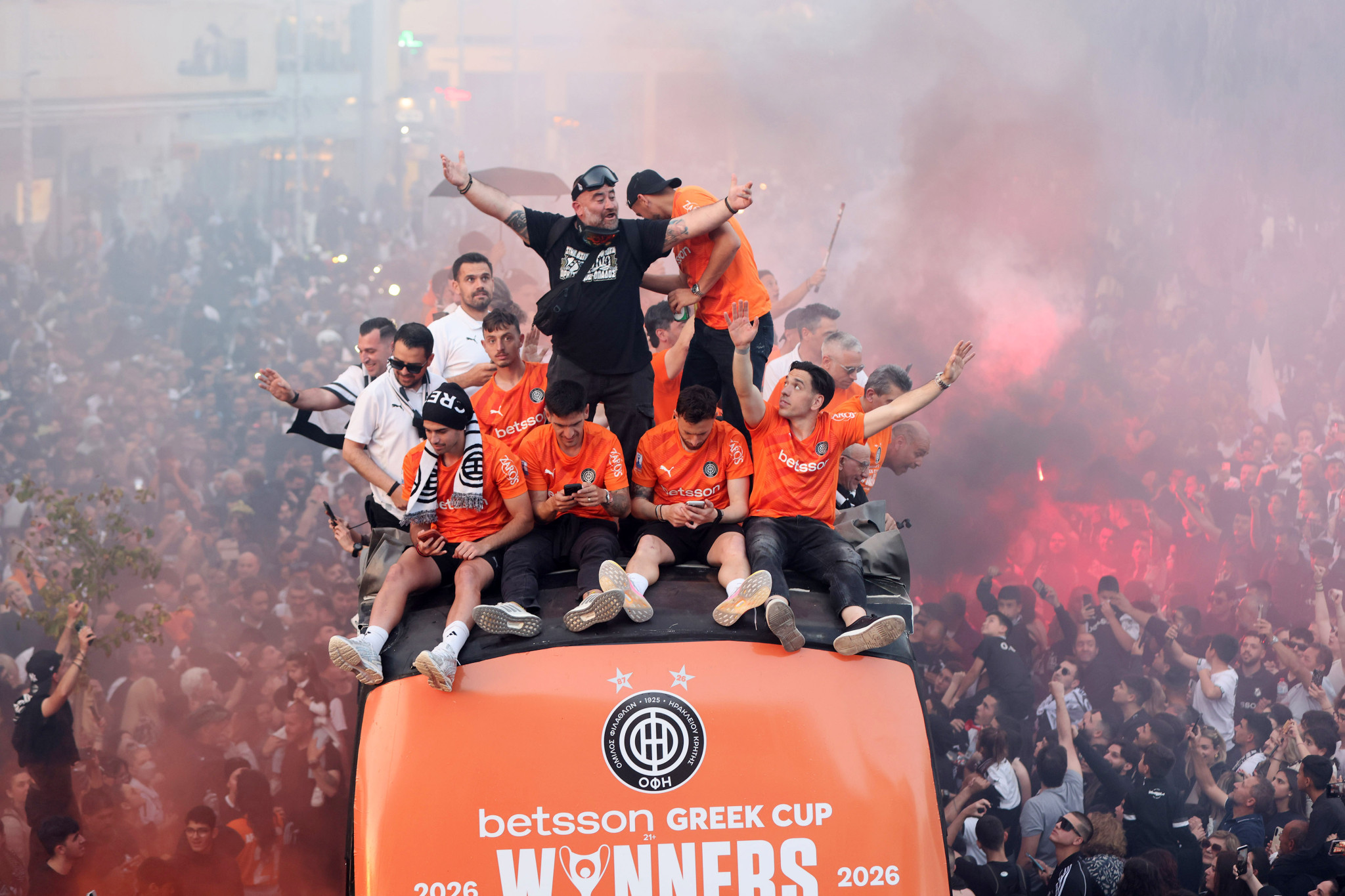 «Έπεσαν» τα τείχη για το καμάρι της Κρήτης, τον Κυπελλούχο Ελλάδας ΟΦΗ (videos)