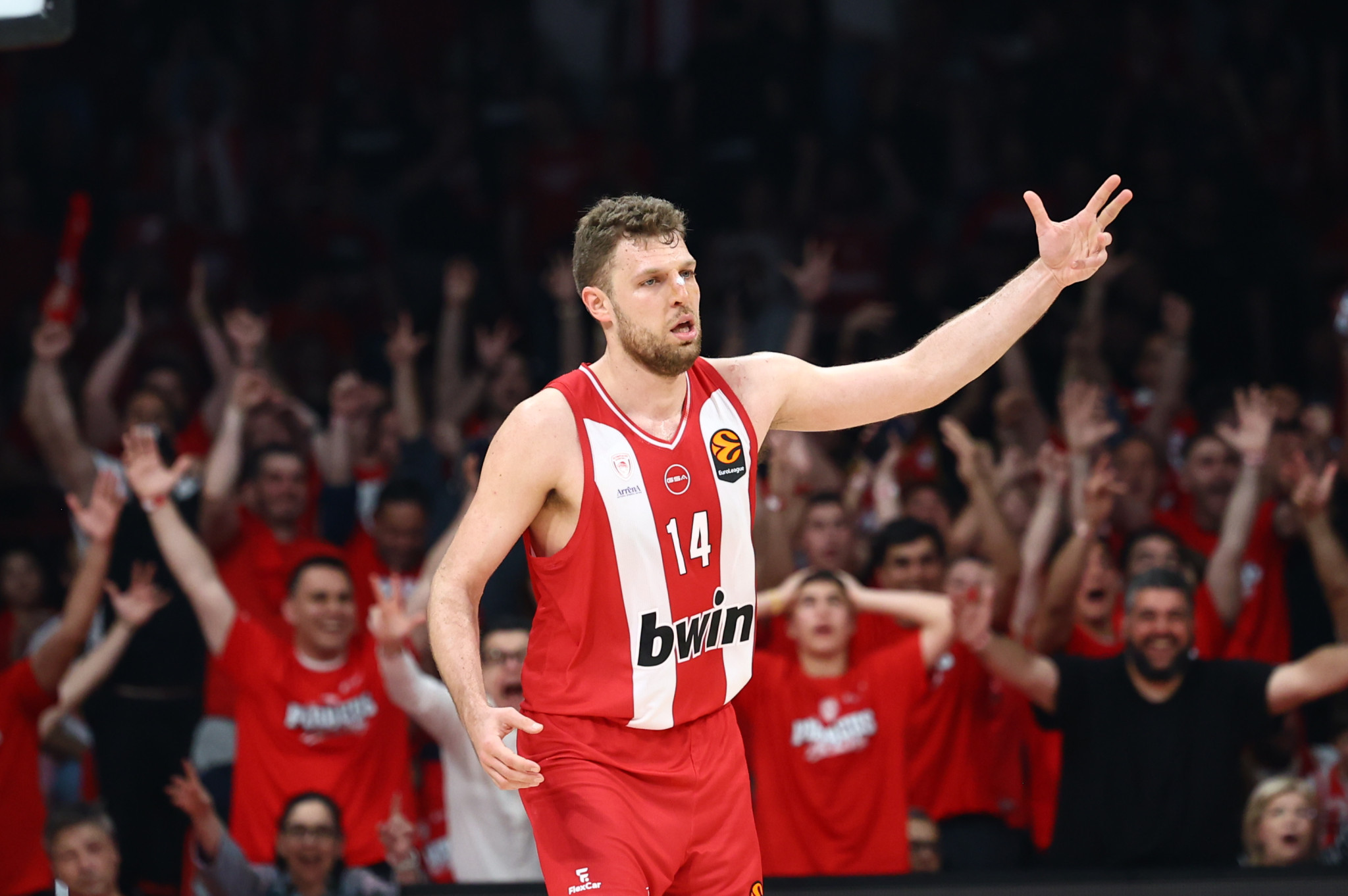 «Αφεντικό» στη σειρά από νωρίς ο Ολυμπιακός, «διέλυσε» τη Μονακό στο ΣΕΦ και έκανε το 1-0