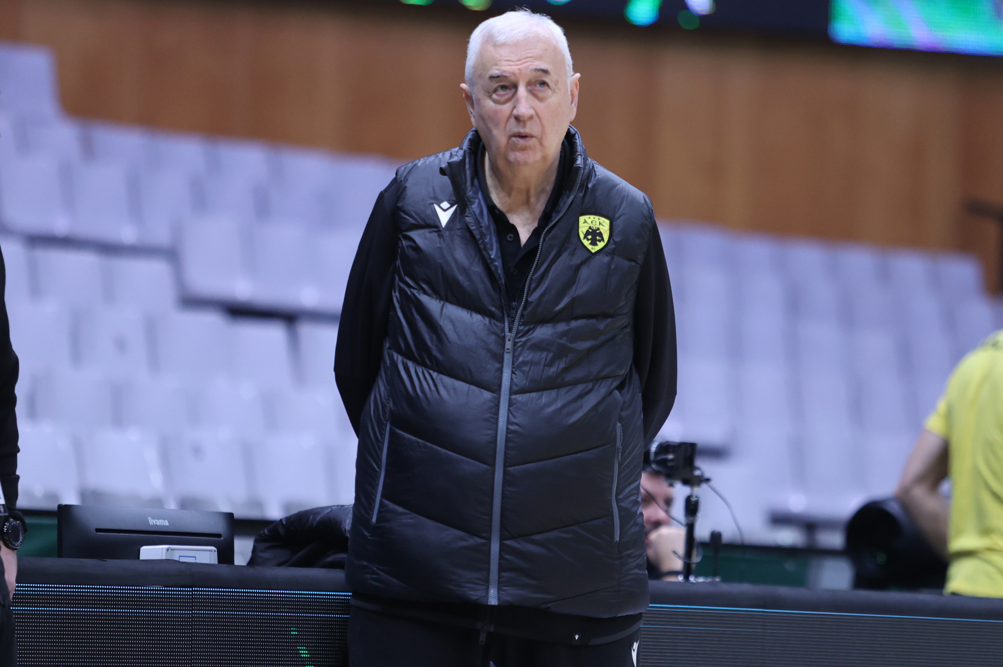 Σάκοτα: «Όταν σταματήσω μπορώ να βρω έναν νέο προπονητή στην ΑΕΚ και να συνεχίσω σε άλλο πόστο»