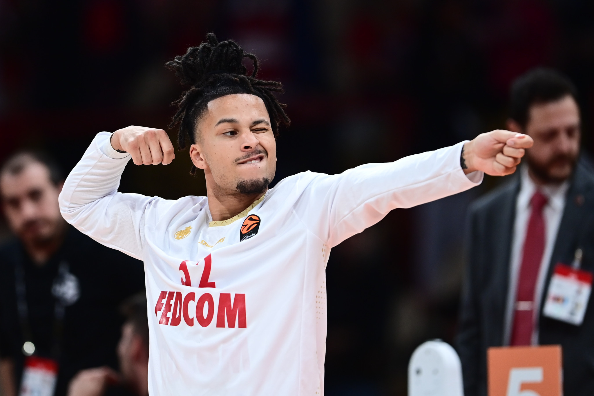 Ο Κάτας έχει σημειώσει στο μπλοκάκι του το όνομα του Στράζελ που θα φύγει απ' τη Μονακό