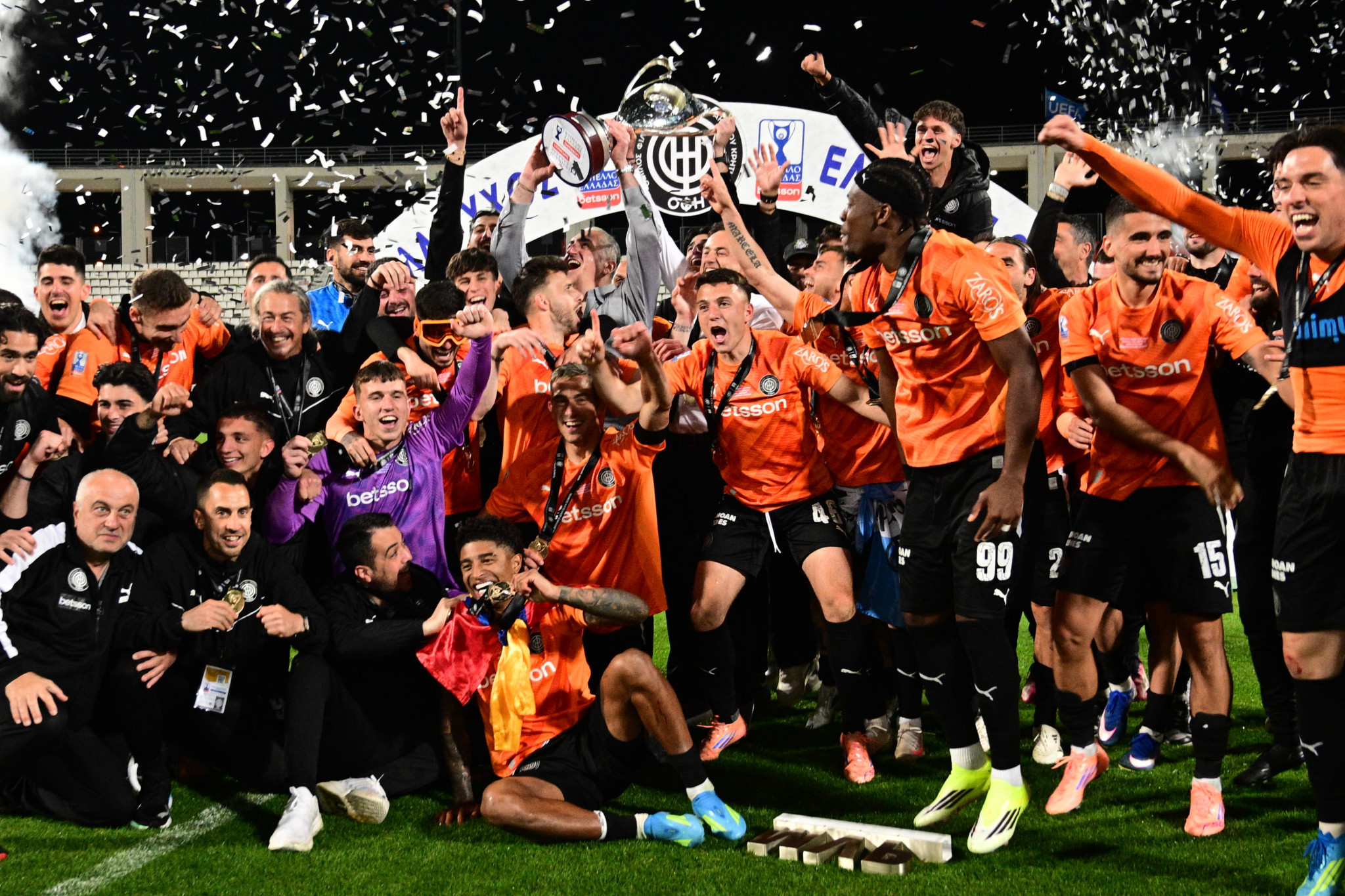 Μεθυσμένη πολιτεία το Ηράκλειο: Ετοιμάζουν μυθική φιέστα στον ΟΦΗ για την κατάκτηση του Κυπέλλου