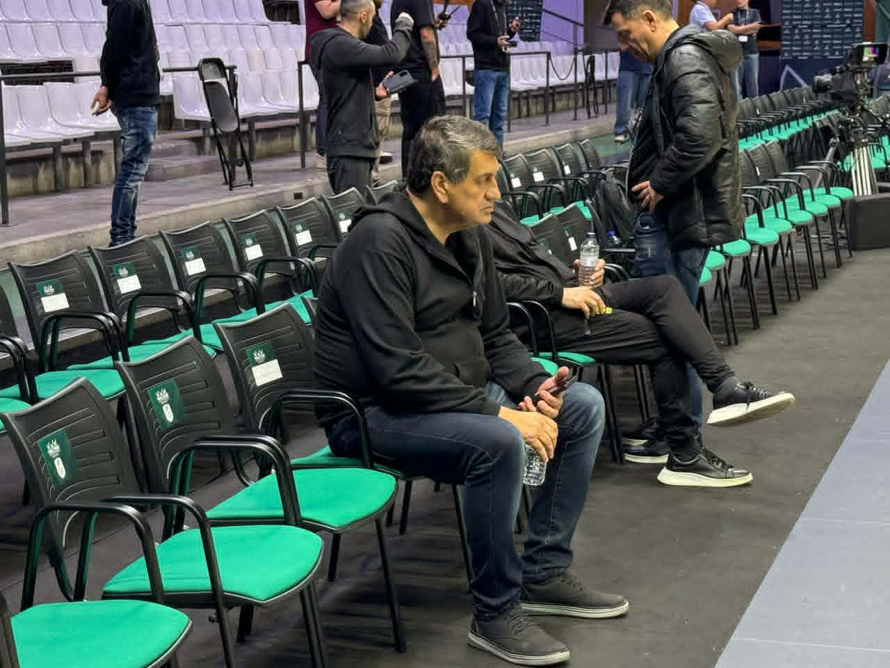 Παρών ο Αγγελόπουλος στο τελευταίο shootaround της ΑΕΚ ενόψει μεγάλου τελικού BCL