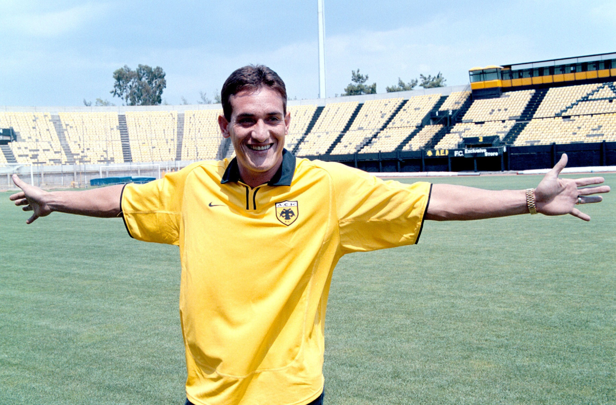 Ο «σερίφης» της ΑΕΚ, μπήκε σε ρινγκ στα 50 του και τώρα παλεύει με τα χρέη (video)