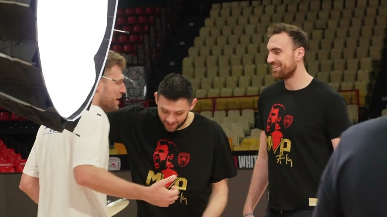 Το βίντεο της EuroLeague με τον MVP Βεζένκοφ: Η έκπληξη των Αγγελόπουλων και η πλάκα των συμπαικτών του