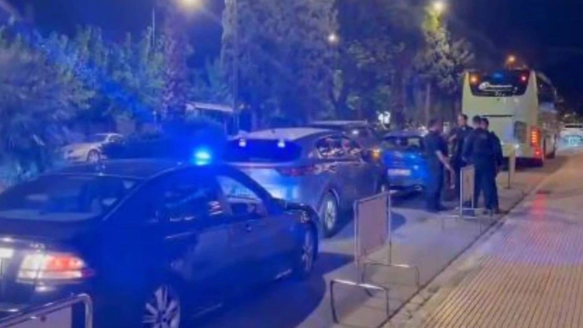 Ισχυρή αστυνομική παρουσία έξω από το ξενοδοχείο της Βαλένθια (video)