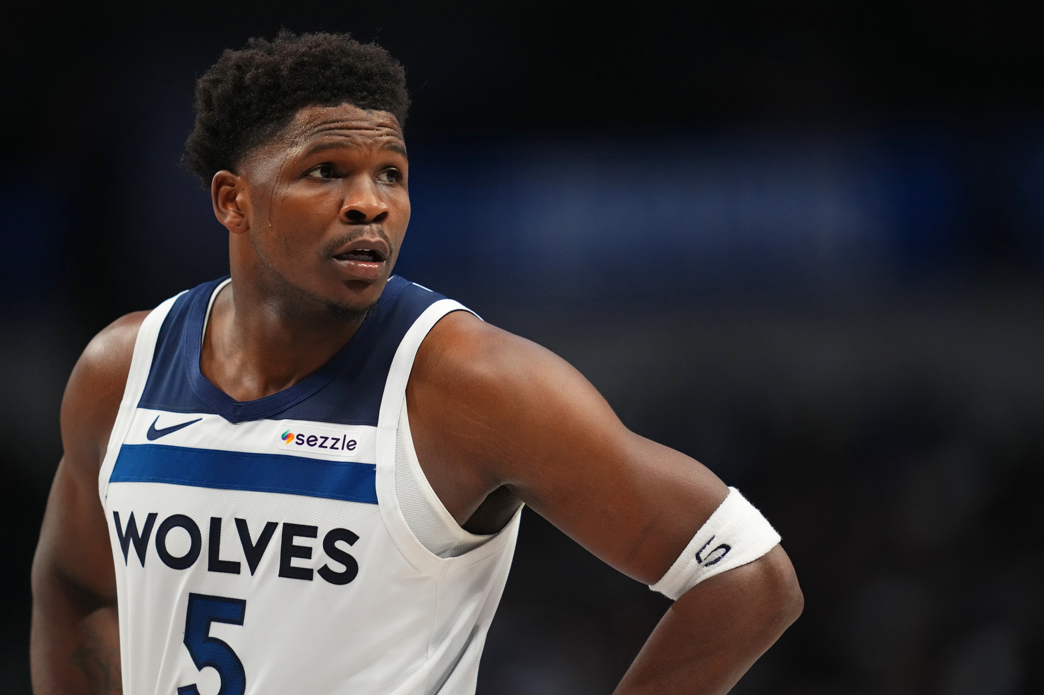 «Χοντρό» πρόβλημα για τους Τίμπεργουλβς με Έντουαρντς: Υπερέκταση στο γόνατο και απουσία αρκετών εβδομάδων