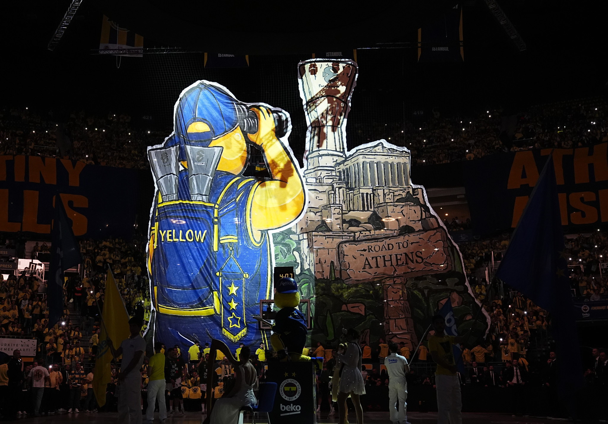 «Road to Athens»: Το απίθανο πανό των φίλων της Φενέρμπαχτσε... στον δρόμο για το back-to-back