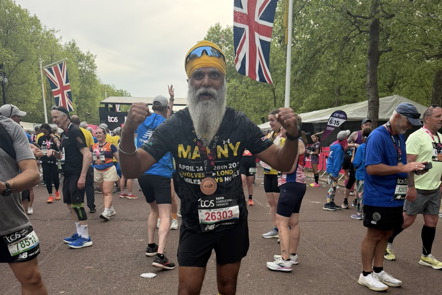 Ο δικός του Μαραθώνιος ήταν 250 χιλιόμετρα - Περπάτησε τρεις μέρες μέχρι το Λονδίνο και μετά έτρεξε στον αγώνα