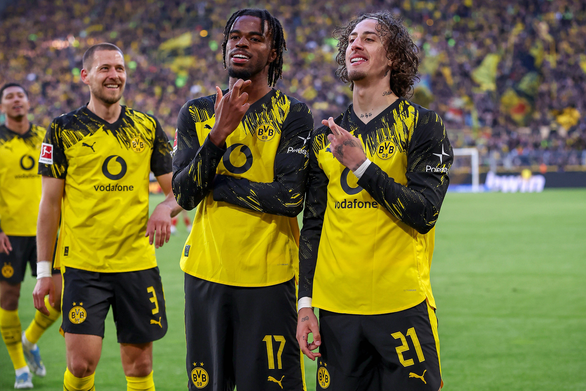 Απολαυστική Ντόρτμουντ, έριξε τεσσάρα στη Φράιμπουργκ και κλείδωσε το Champions League