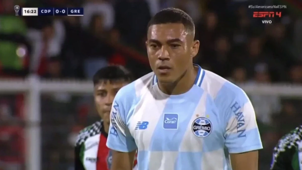 Πόσο πιο... άτυχος - Ο Κάρλος Βινίσιους έχασε πέναλτι τρεις συνεχόμενες φορές! (video)