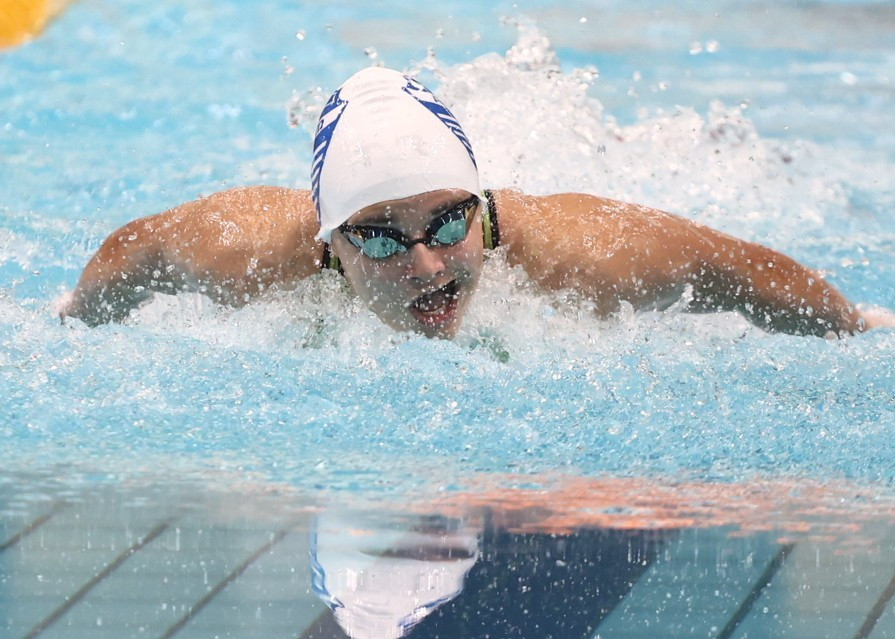 Η 16χρονη Μπιλανάκου «έσπασε» όλα τα χρονόμετρα με νέο τριπλό πανελλήνιο ρεκόρ