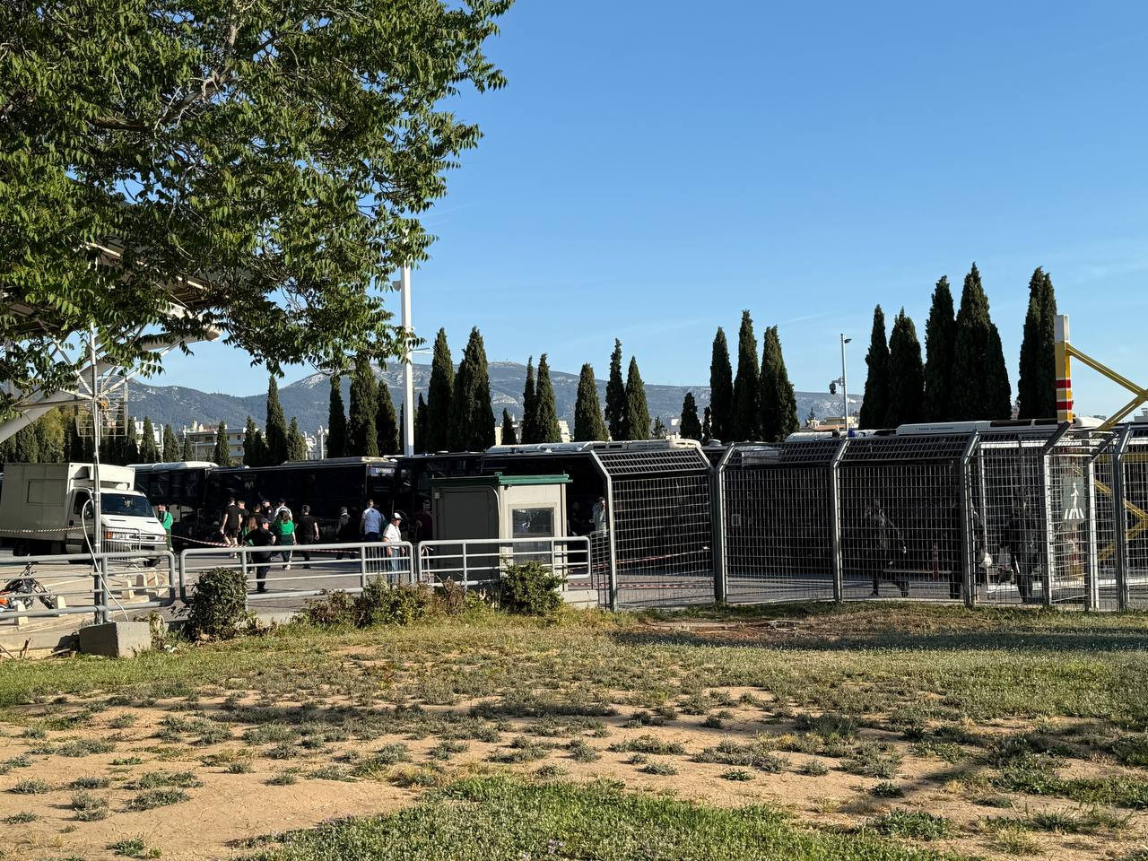 Ισχυρές αστυνομικές δυνάμεις έξω από τα αποδυτήρια της Βαλένθια