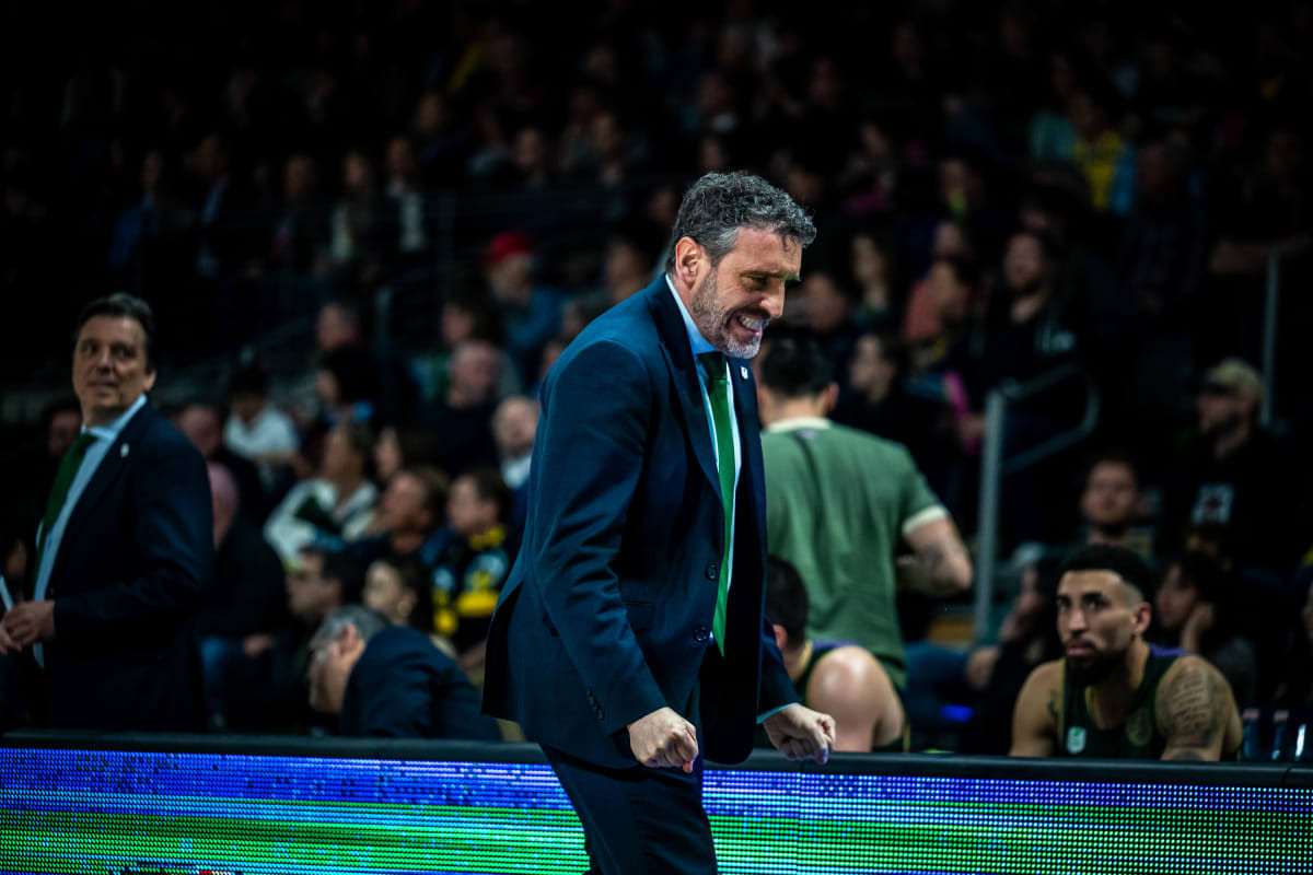 Ναβάρο: «Η ΑΕΚ έχει physicality και την εμπειρία του Σάκοτα που την κάνουν καλύτερη από τη Μάλαγα»