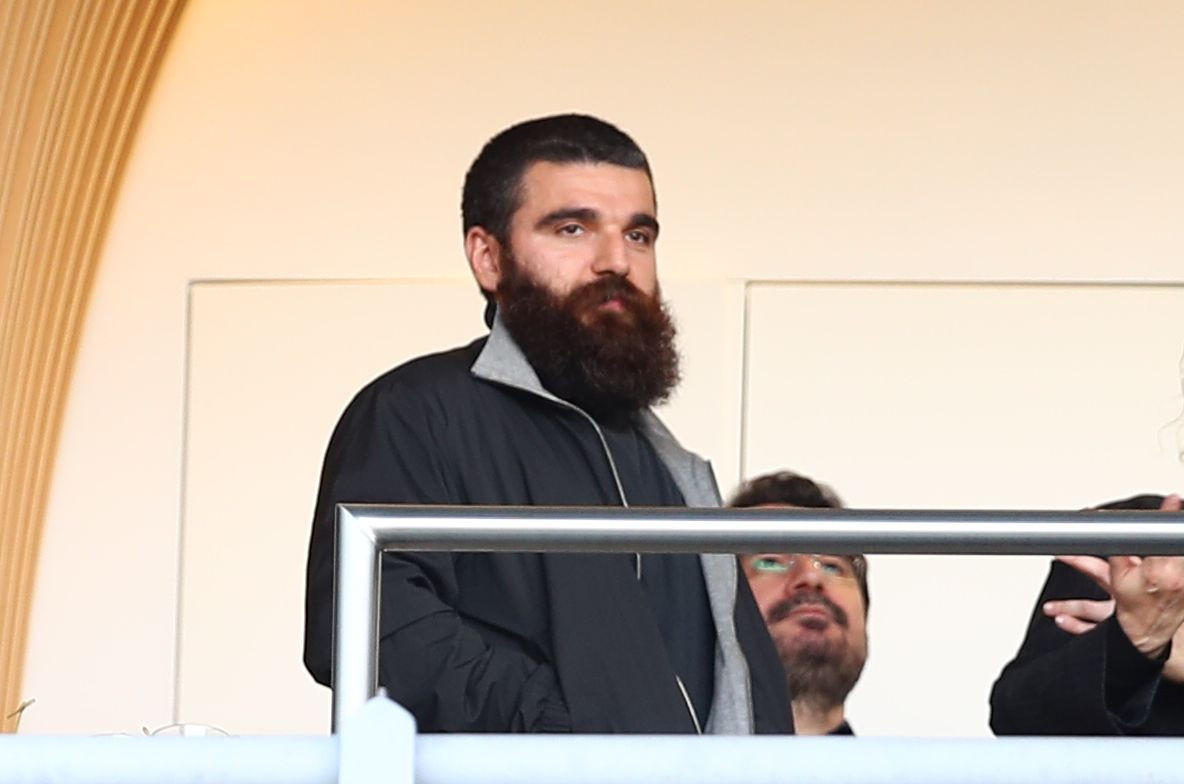 Στα αποδυτήρια της Τούμπας οι Γιώργος και Νίκος Σαββίδης
