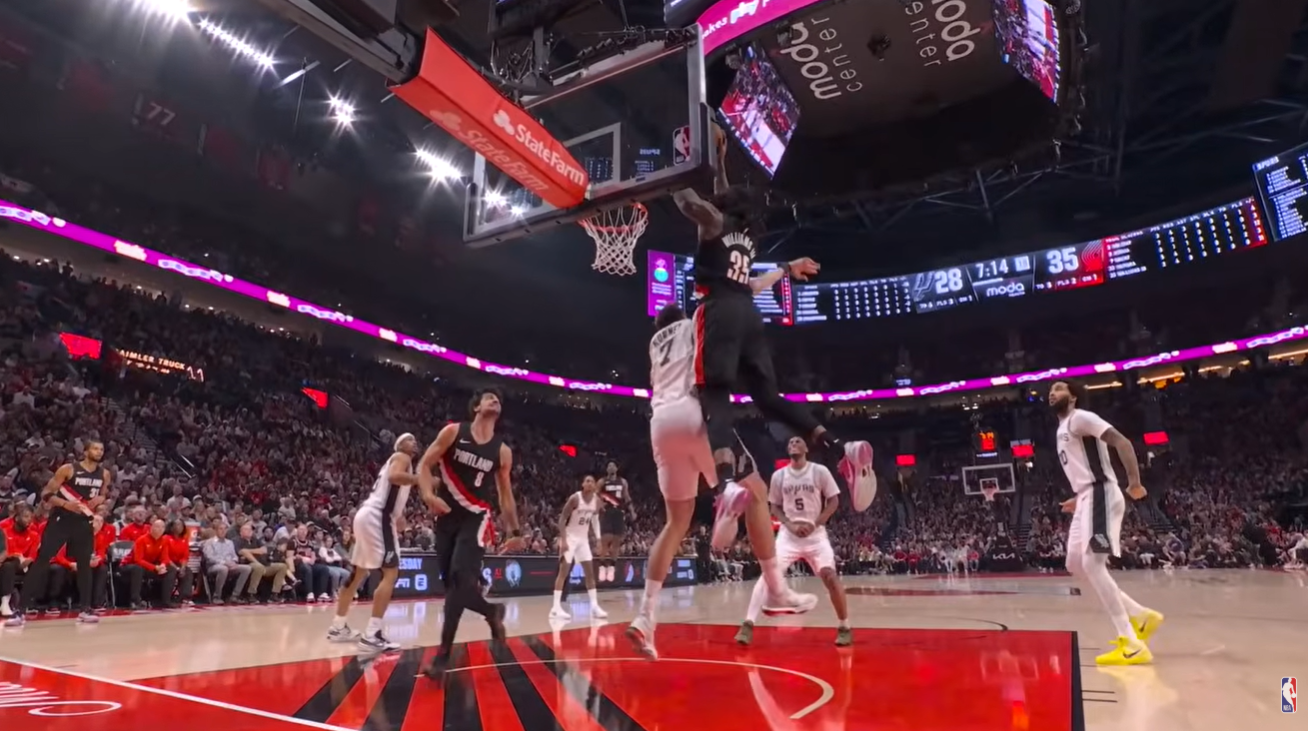 Ο Ουίλιαμς «πέταξε» πάνω απ' τον Κορνέτ και κατέκτησε το Top 10 του ΝΒΑ (video)