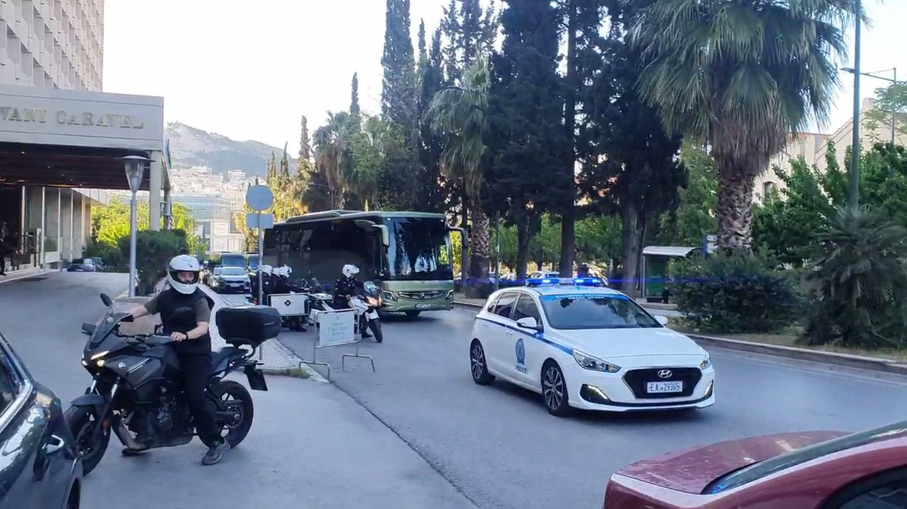 To Athletiko στο ξενοδοχείο της Βαλένθια: Αναχώρηση βγαλμένη από «Hollywood» (video)