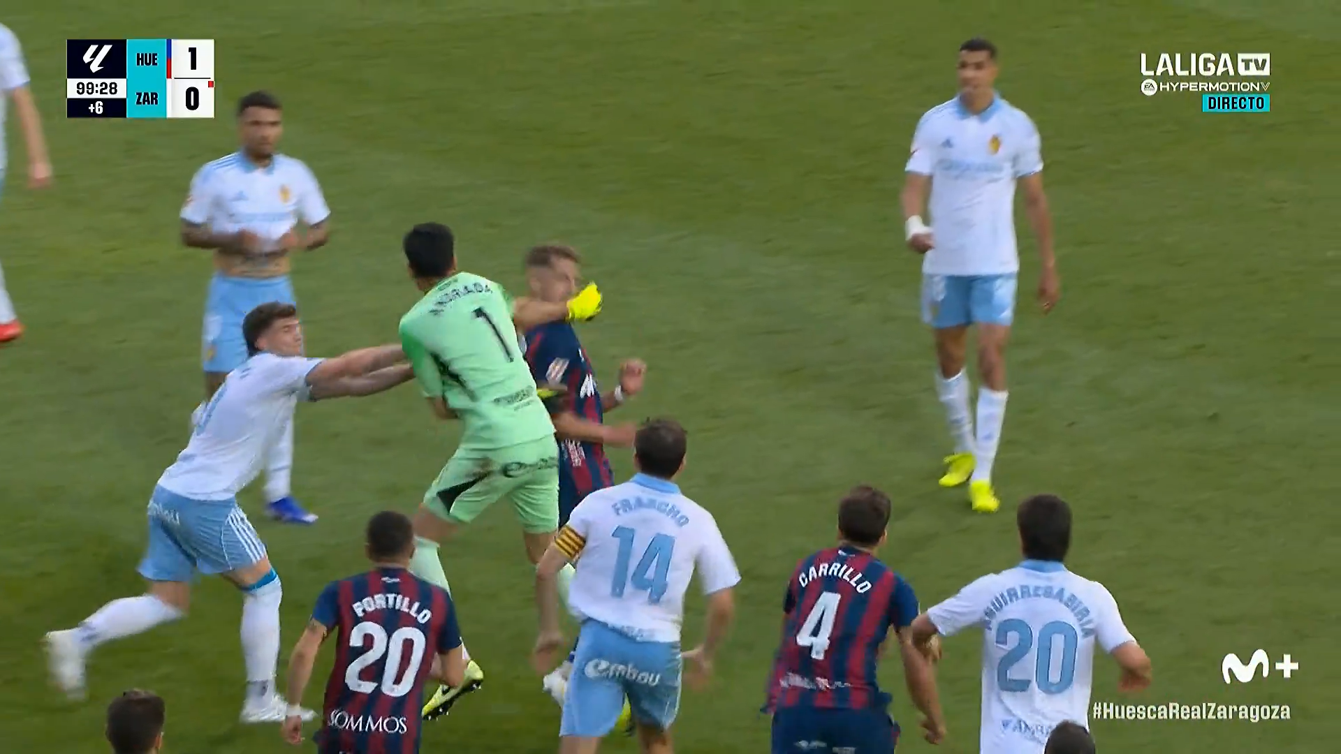 Ο τερματοφύλακας της Σαραγόσα έριξε μπουνιά σε αντίπαλο που θα ζήλευε και ο Μεϊγουέδερ (video)