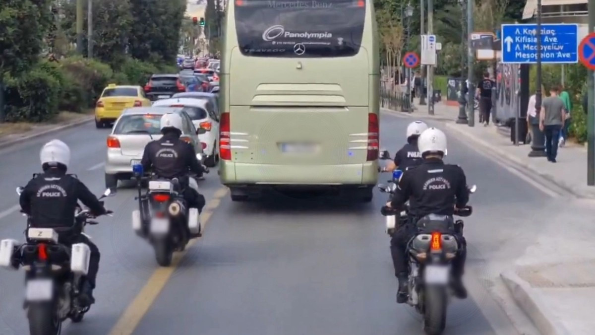 Με συνοδεία ισχυρών αστυνομικών δυνάμεων η αποστολή της Βαλένθια στο δρόμο για το ΟΑΚΑ (video)