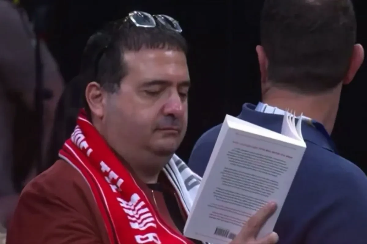 Ποιο βιβλίο διάβαζε ο Γιανάι στο Game 2 με Ρεάλ