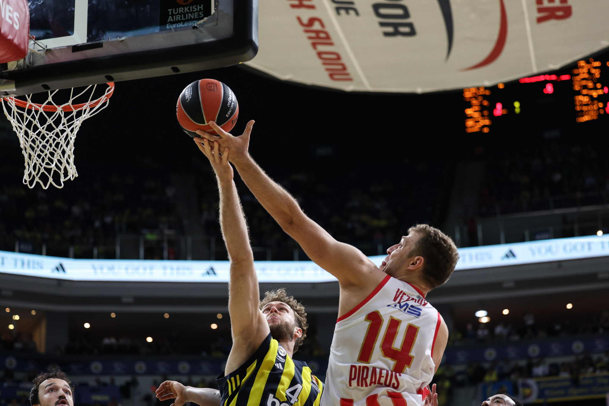 «EuroLeague by Night»: Η απόλυτη ανάλυση για τον ημιτελικό του Ολυμπιακού με τη Φενέρμπαχτσε (video)