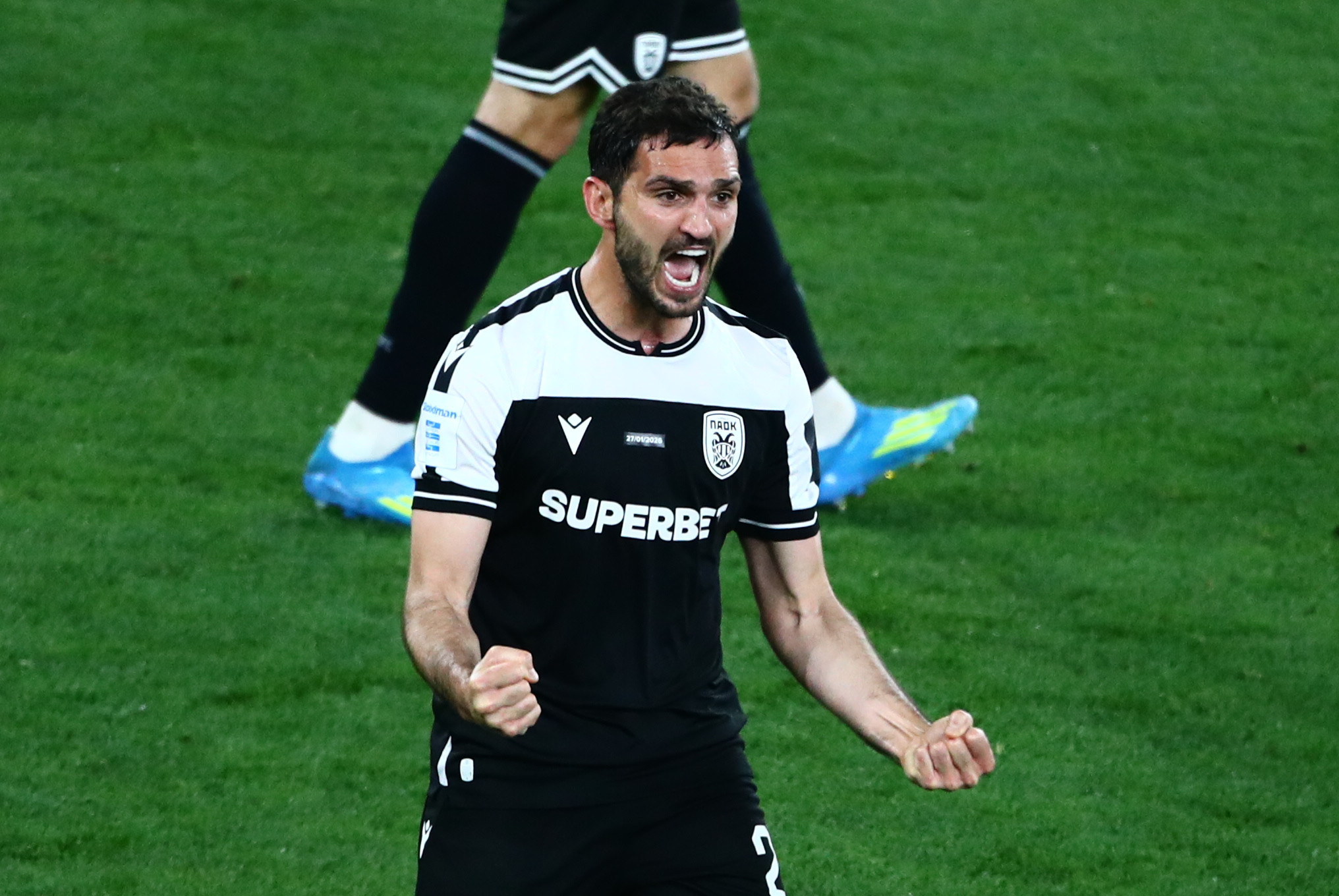 Η μάχη της δεύτερης θέσης συνεχίζεται με Super Αποδόσεις*!