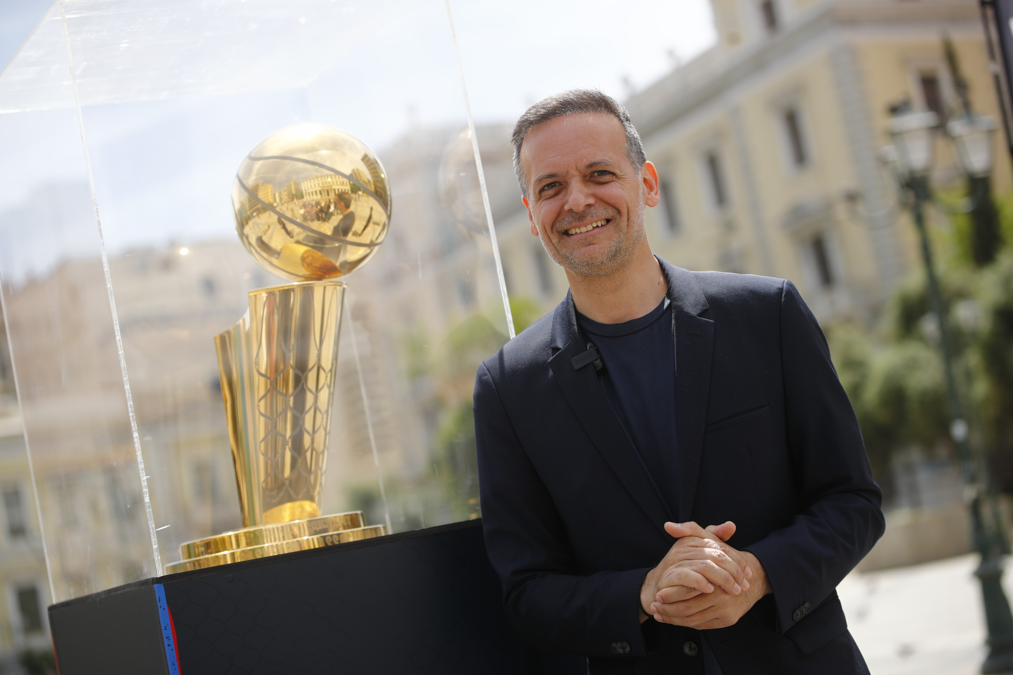 Το τρόπαιο του NBA στην Αθήνα - Ο Χάρης Δούκας βρέθηκε στην έκθεση (photos)